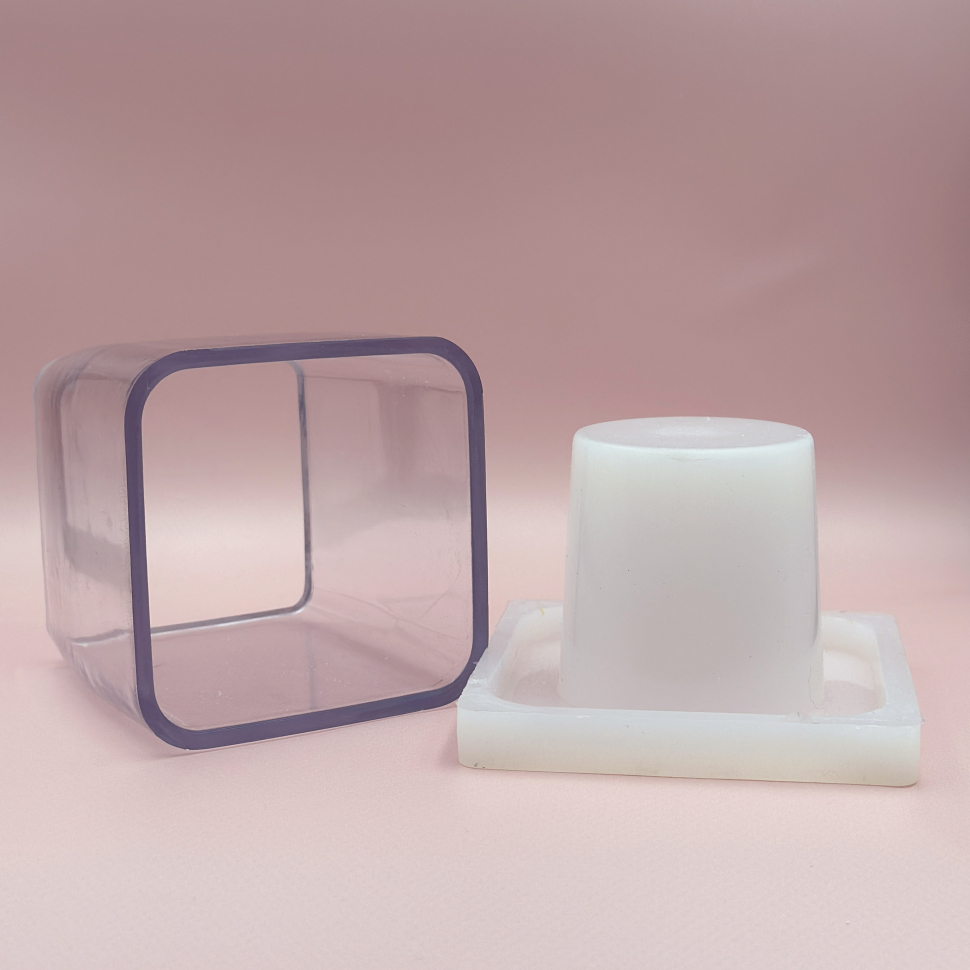 Пластиковая форма для изготовления свечей с полым цилиндром, 8х8см
