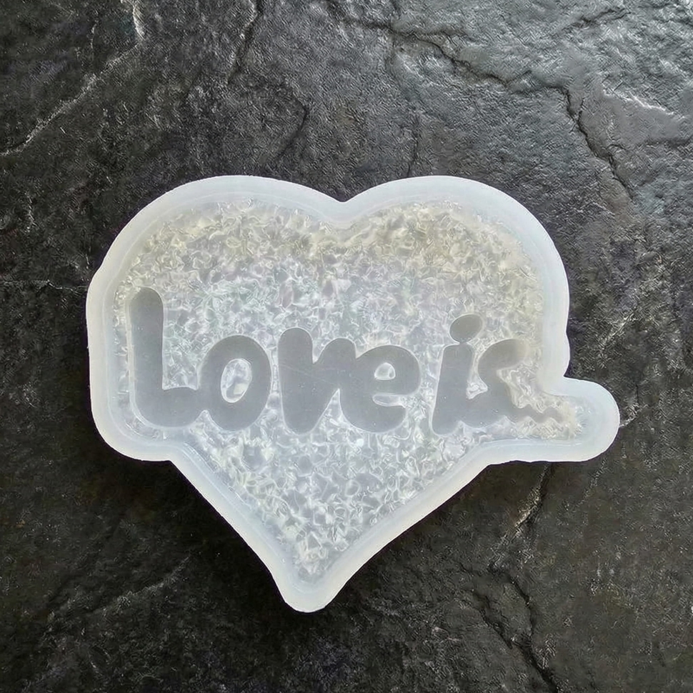 Силиконовый молд - Кристаллическое сердечко Love is...